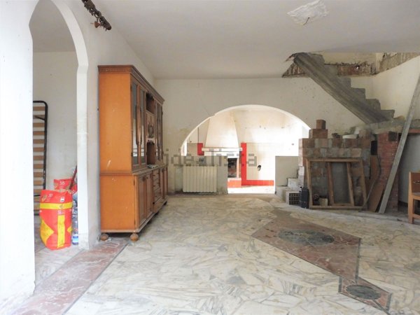 esavano in vendita ad Empoli