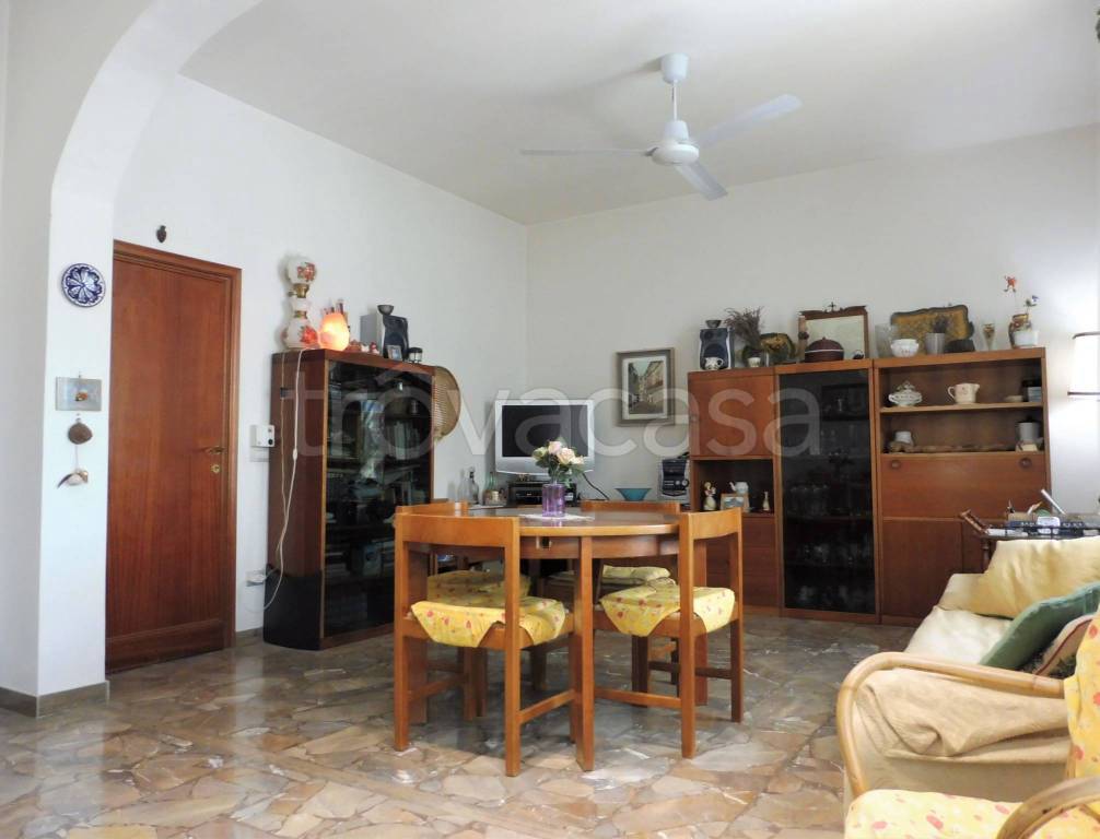 casa indipendente in vendita ad Empoli in zona Villanuova