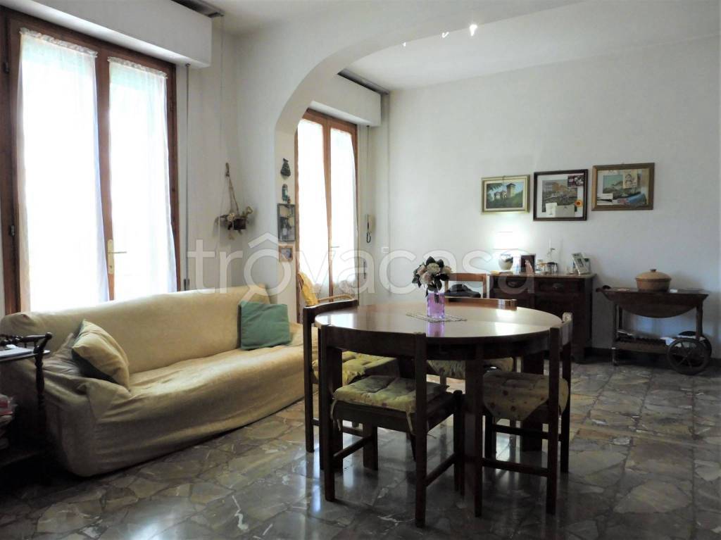 casa indipendente in vendita ad Empoli in zona Villanuova