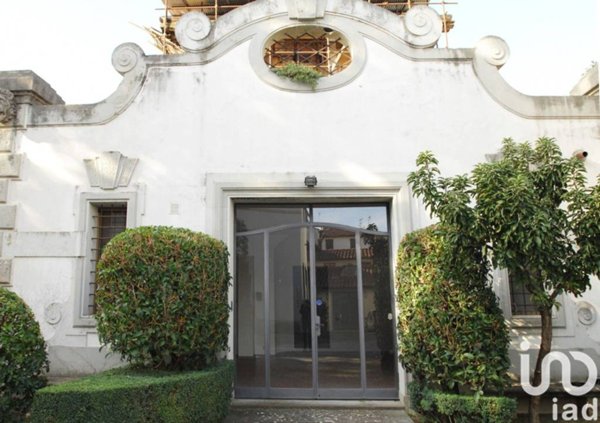 negozio in vendita ad Empoli in zona Carraia