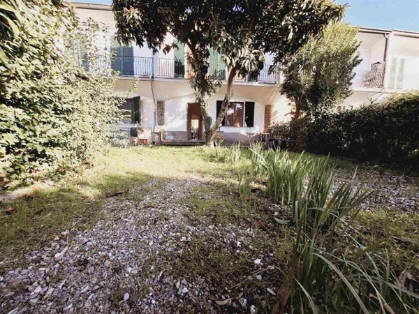 casa indipendente in vendita ad Empoli in zona Centro Storico