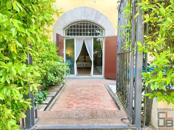 casa indipendente in vendita ad Empoli in zona Pozzale