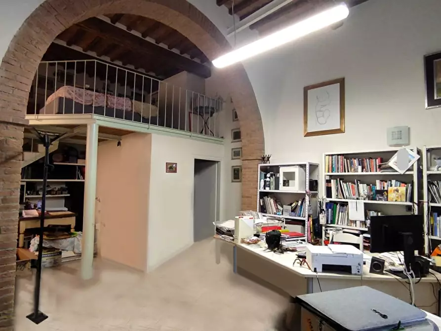 locale commerciale in vendita ad Empoli