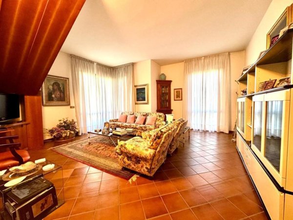 casa indipendente in vendita ad Empoli in zona Serravalle