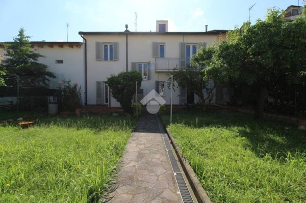 casa indipendente in vendita ad Empoli in zona Ponzano