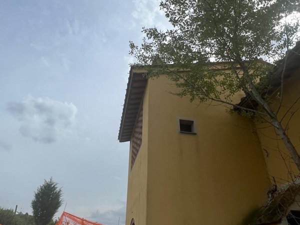 casa indipendente in vendita ad Empoli in zona Villanuova
