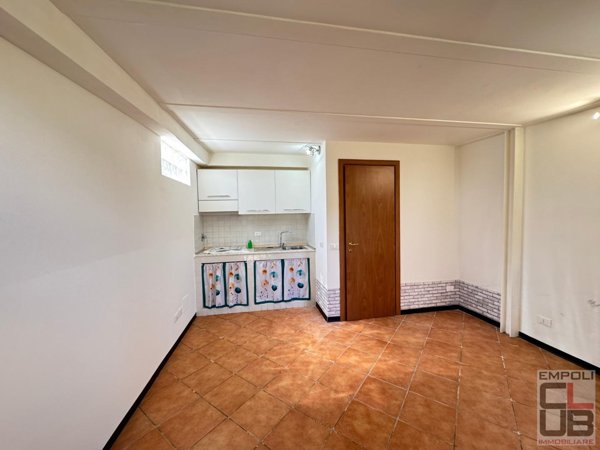 locale di sgombero in vendita ad Empoli in zona Corniola