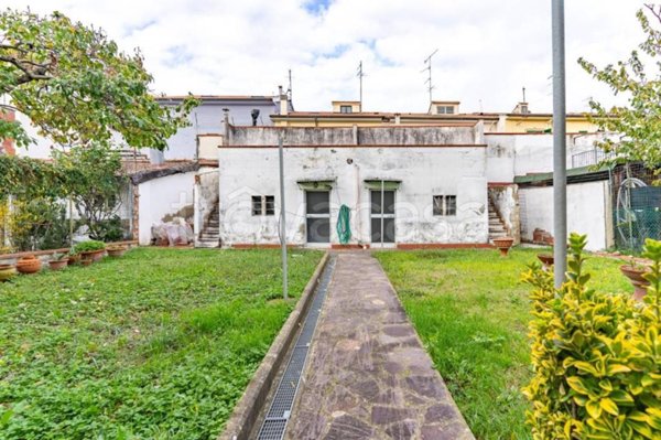 casa indipendente in vendita ad Empoli in zona Ponzano