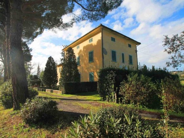casa indipendente in vendita ad Empoli in zona Centro Storico