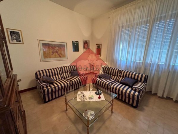 casa indipendente in vendita ad Empoli in zona Carraia
