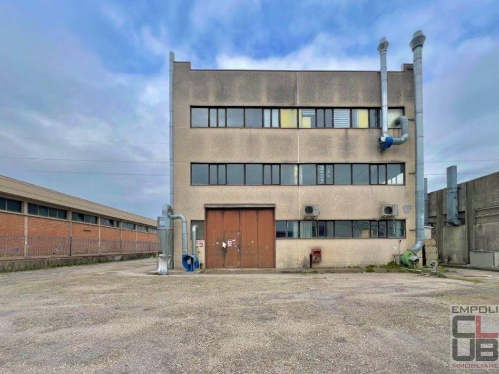 locale commerciale in vendita ad Empoli in zona Marcignana