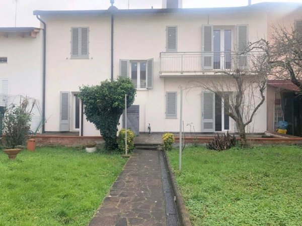 casa indipendente in vendita ad Empoli in zona Centro Storico