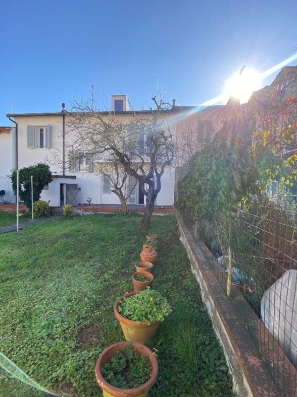casa indipendente in vendita ad Empoli in zona Ponzano