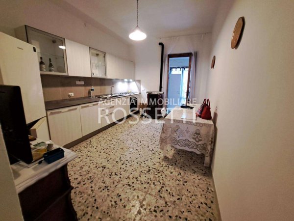 intera palazzina in vendita ad Empoli in zona Marcignana