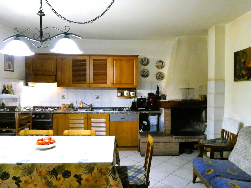 casa indipendente in vendita ad Empoli in zona Brusciana