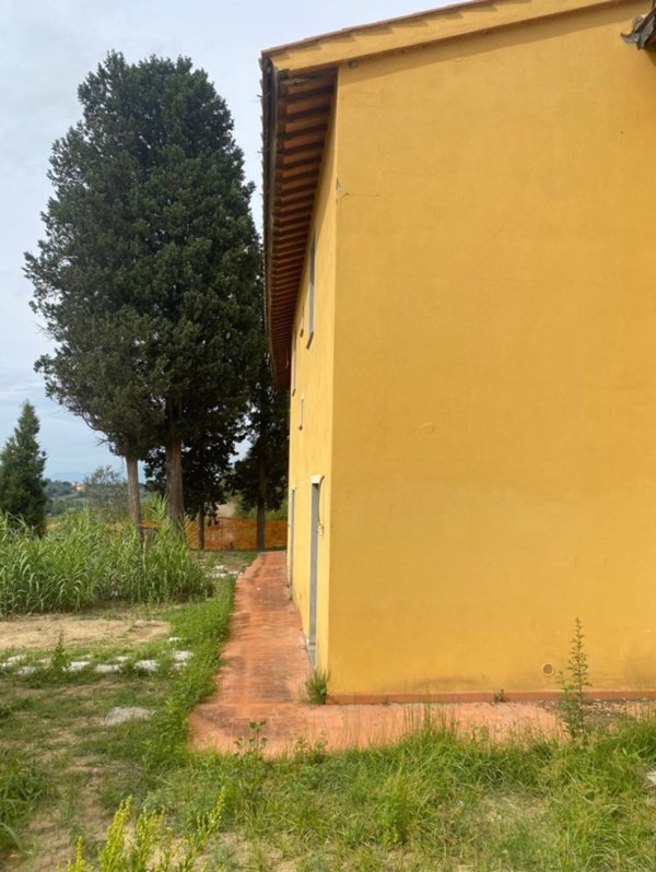 casa indipendente in vendita ad Empoli in zona Villanuova