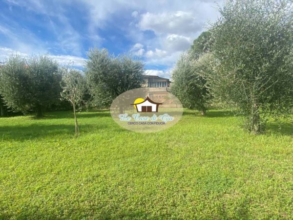 casa indipendente in vendita ad Empoli in zona Brusciana