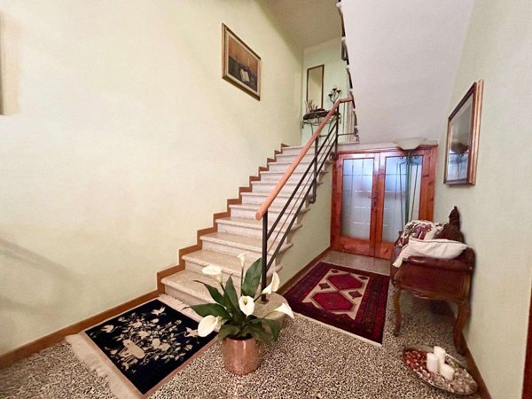 intera palazzina in vendita ad Empoli in zona Pozzale