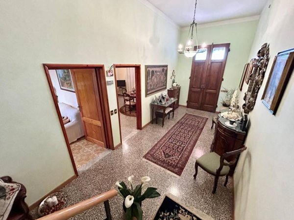 casa indipendente in vendita ad Empoli in zona Pozzale