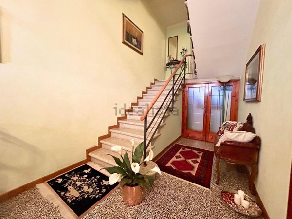 casa indipendente in vendita ad Empoli in zona Pozzale