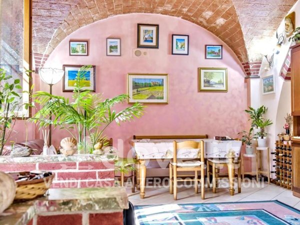 casa indipendente in vendita ad Empoli in zona Carraia