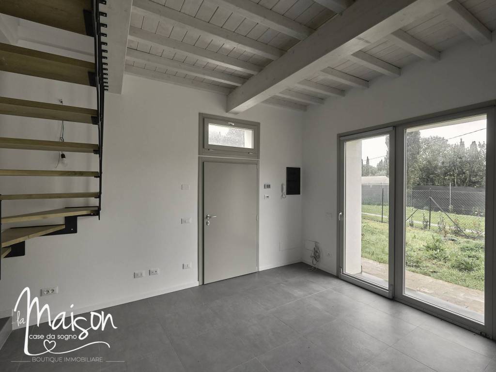 casa indipendente in vendita ad Empoli in zona Corniola