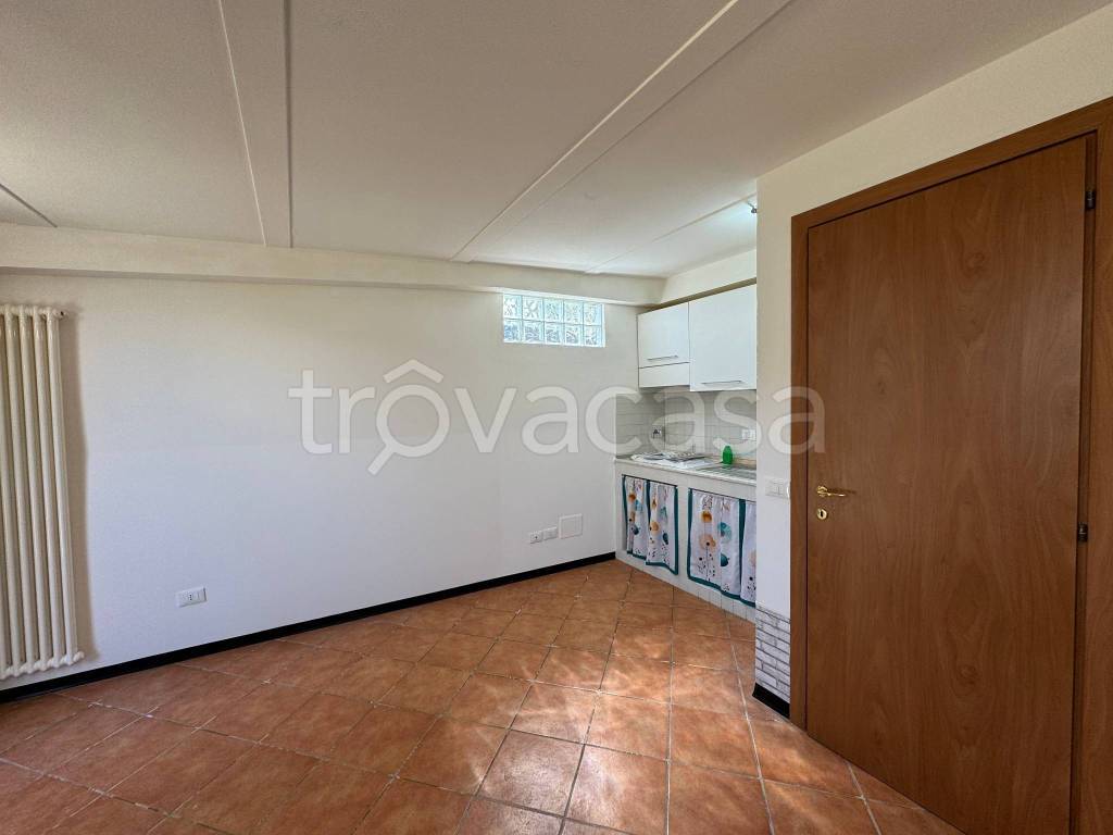 locale di sgombero in vendita ad Empoli in zona Corniola