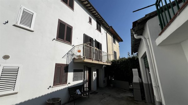 casa indipendente in vendita ad Empoli in zona Centro Storico