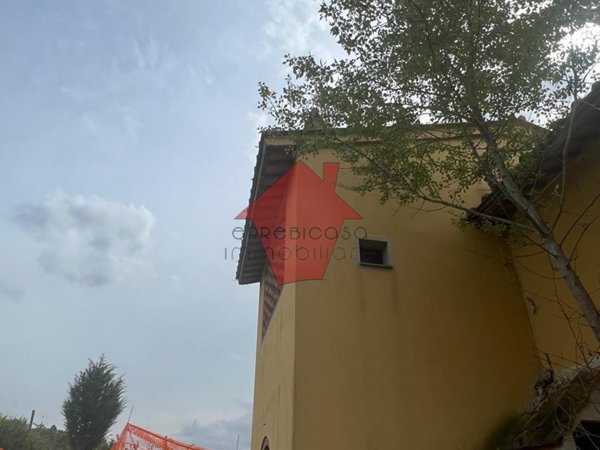 casa indipendente in vendita ad Empoli in zona Villanuova