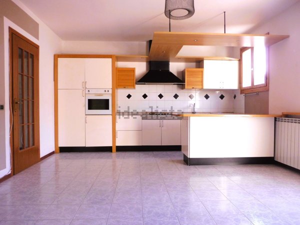 casa indipendente in vendita ad Empoli in zona Serravalle