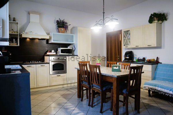 casa indipendente in vendita ad Empoli in zona Carraia