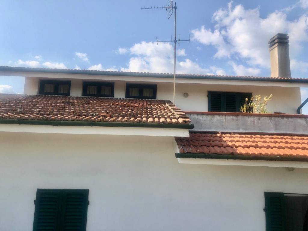 casa indipendente in vendita ad Empoli in zona Ponzano