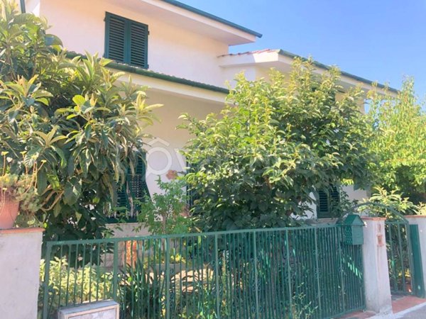 casa indipendente in vendita ad Empoli in zona Ponzano