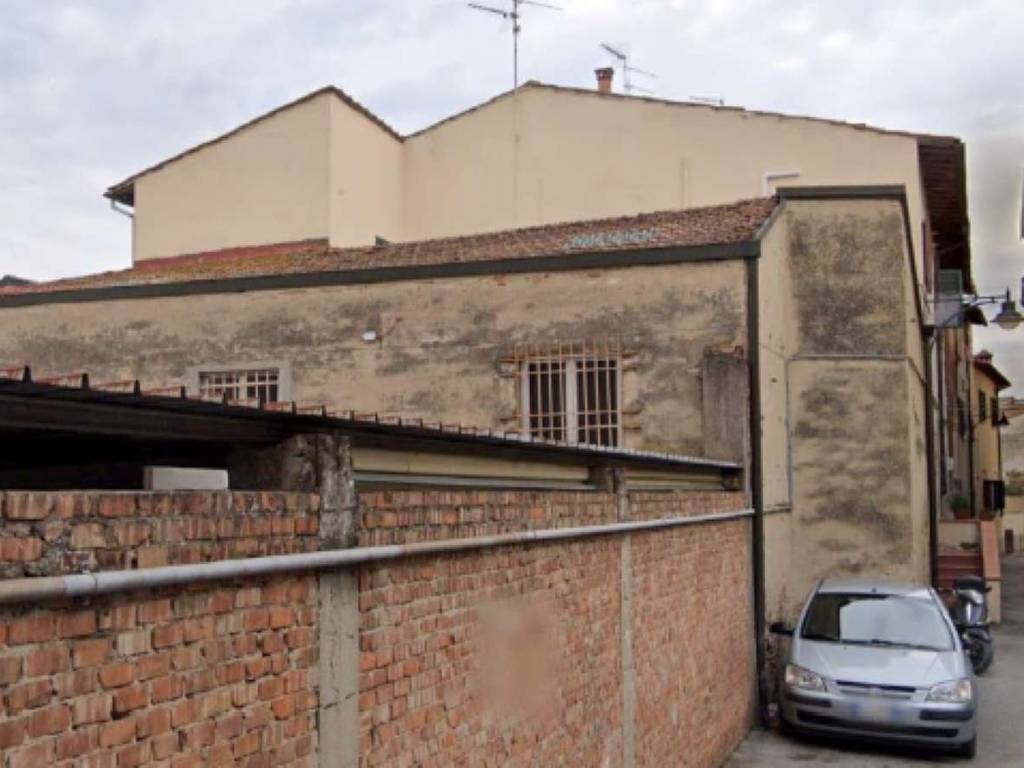 locale commerciale in vendita ad Empoli in zona Pontorme