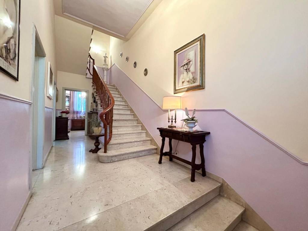 casa indipendente in vendita ad Empoli in zona Centro Storico