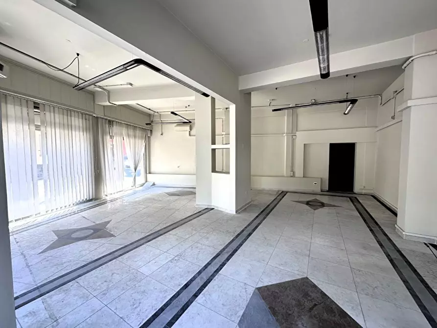 locale commerciale in vendita ad Empoli