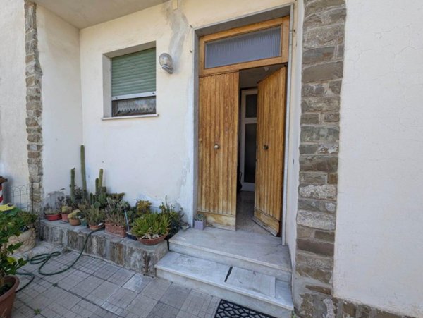 casa indipendente in vendita ad Empoli in zona Centro Storico
