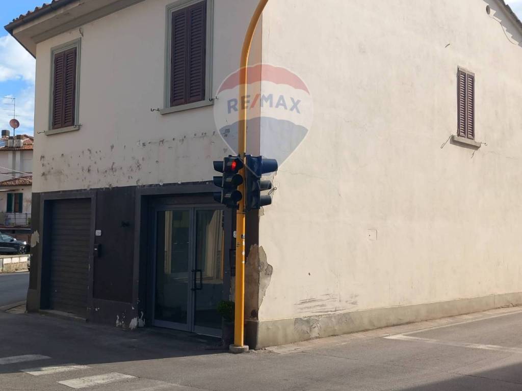 negozio in vendita ad Empoli