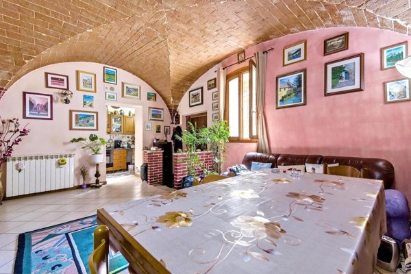 casa indipendente in vendita ad Empoli in zona Carraia