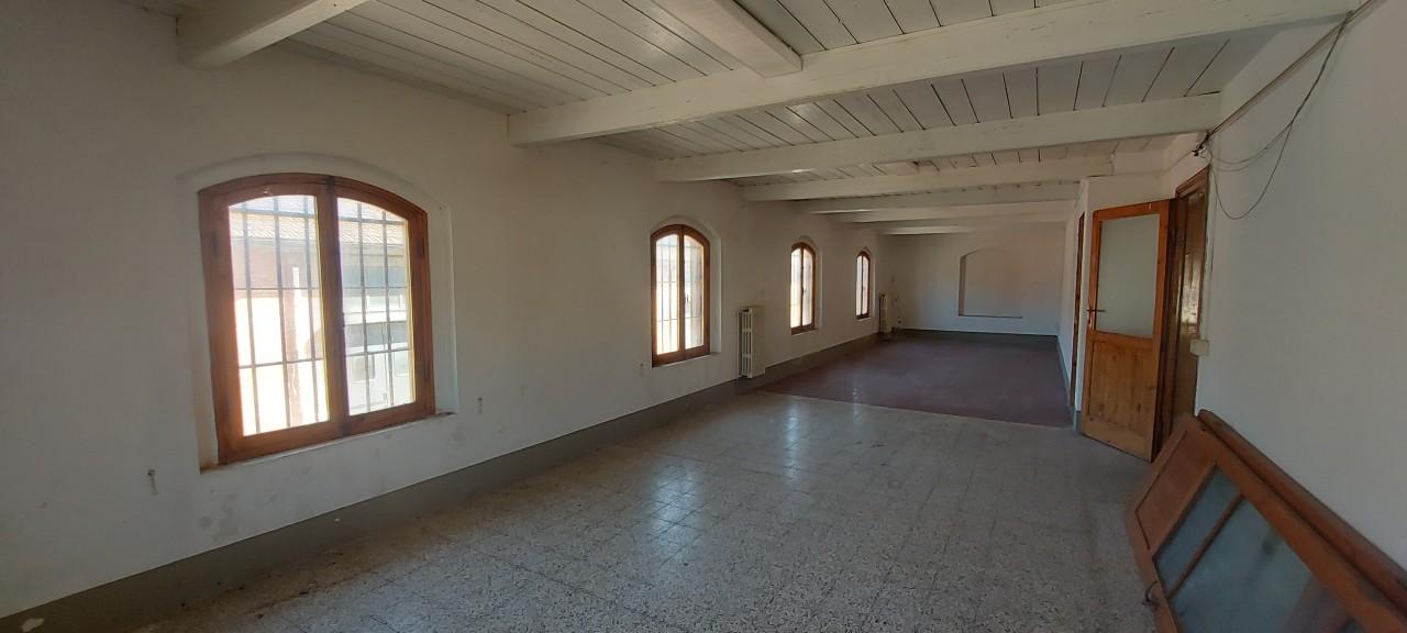 locale commerciale in vendita ad Empoli