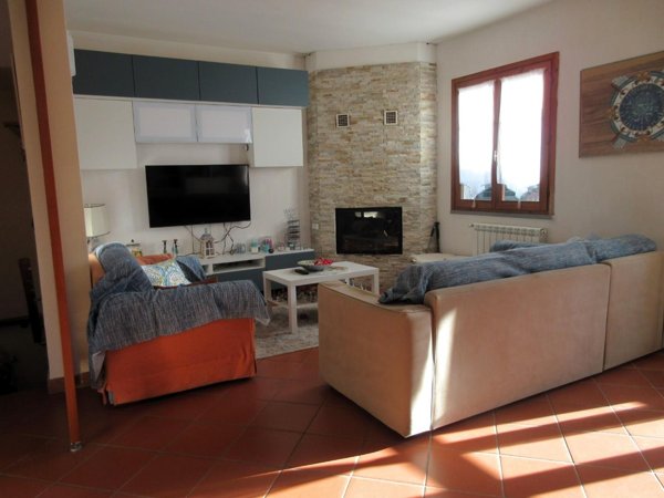 casa indipendente in vendita ad Empoli in zona Serravalle