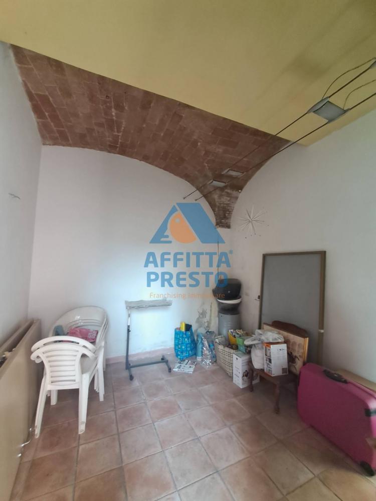 negozio in vendita ad Empoli in zona Fontanella