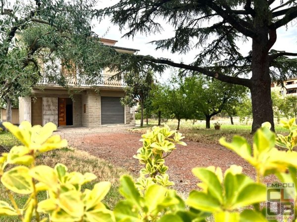 casa indipendente in vendita ad Empoli in zona Centro Storico