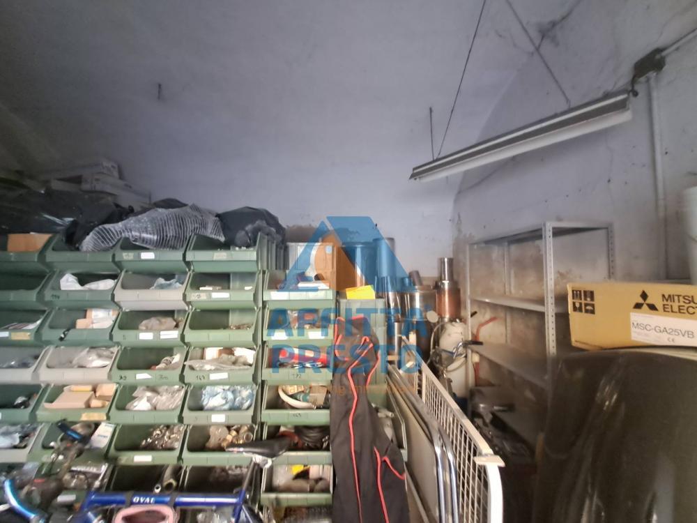 negozio in vendita ad Empoli in zona Fontanella