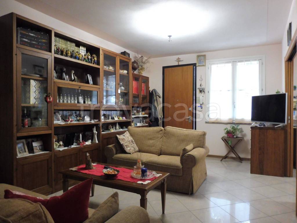 appartamento in vendita ad Empoli in zona Serravalle