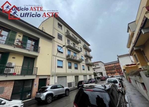 esavano in vendita ad Empoli