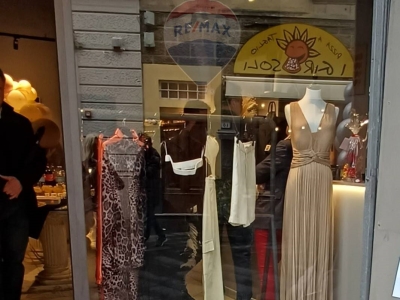 locale commerciale in vendita ad Empoli in zona Centro Storico