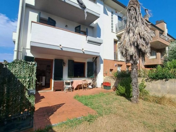 casa indipendente in vendita ad Empoli in zona Pontorme