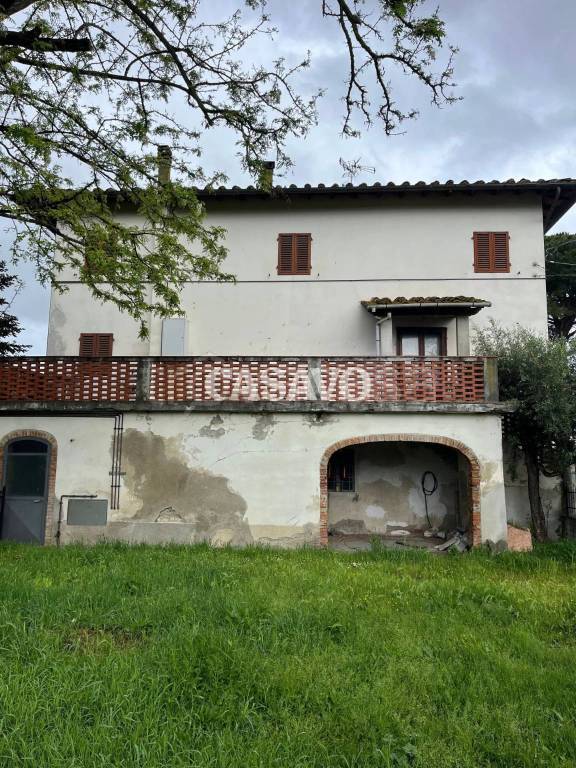 casa indipendente in vendita ad Empoli in zona Serravalle