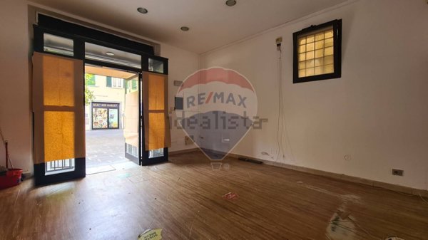 locale commerciale in vendita ad Empoli in zona Centro Storico